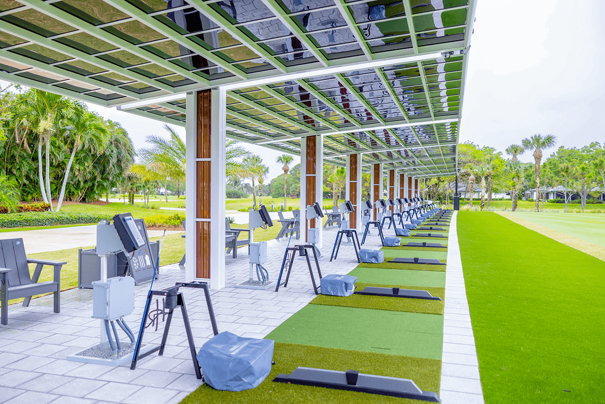 Close up picture of a golf ball